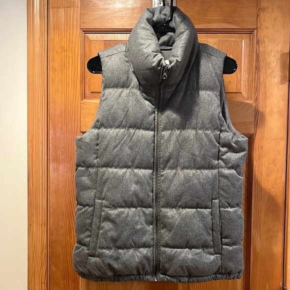 Old Navy heather gray men’s vest. Size medium - Picture 1 of 8